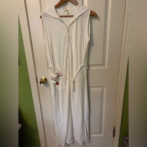 Vintage White Nautical Robe With Pocket Appliqué, Rope Belt, and Hood